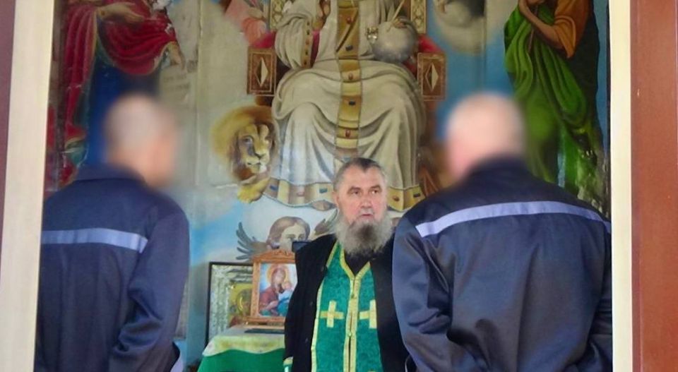 Осужденных ИК-12 посетил священнослужитель