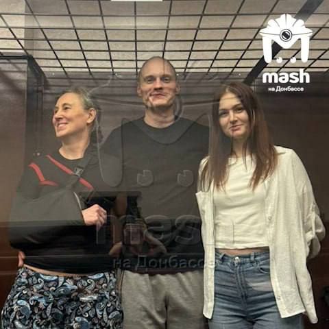 Так выглядят террористы, совершившие пяток терактов, повлекших смерти, ранения и разрушения, после оглашения приговора — одно пожизненное и два более 20 лет