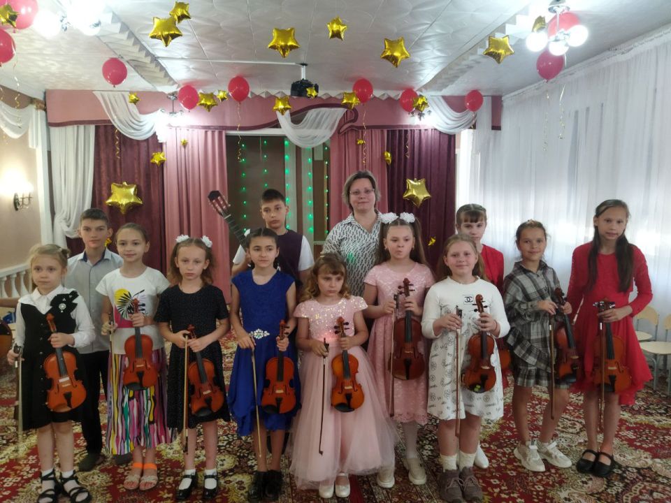 В Кировском продолжаются путешествия филармонии "ДоМиСолька"