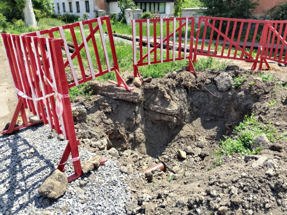 В Кировском внутригородском районе проведены ремонтные работы на теплотрассе