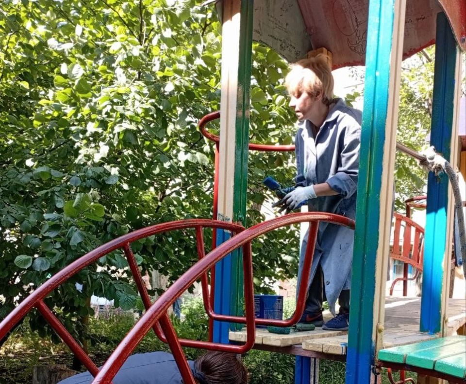 В Кировском внутригородском районе продолжаются работы