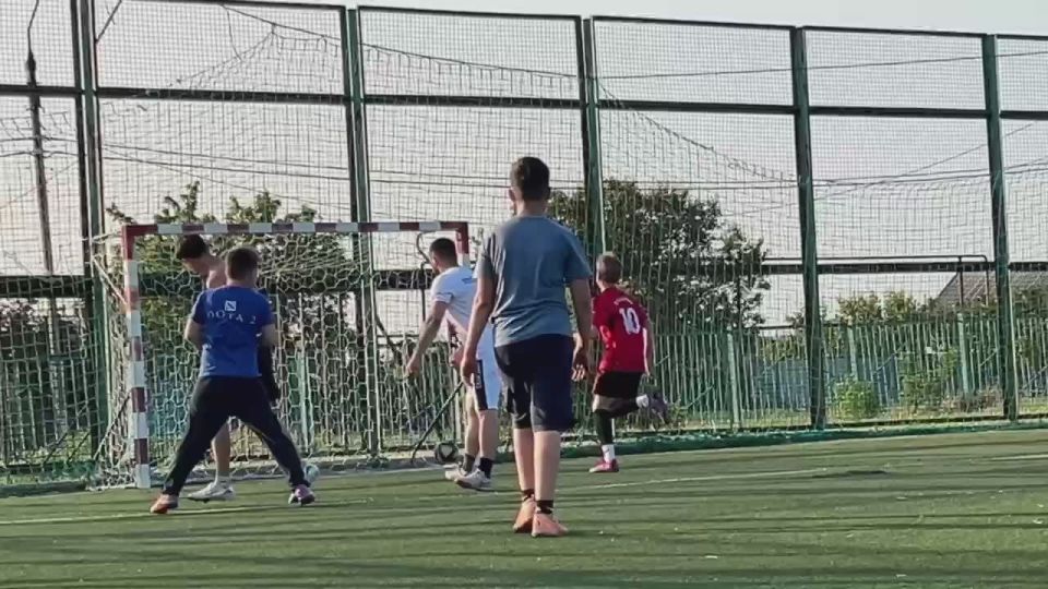 Игроки Народной Дружины провели тренировку для ялтинской молодёжи