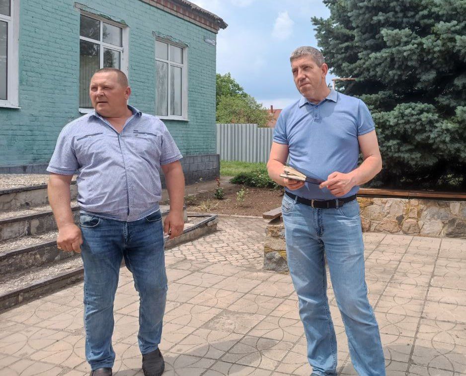 Сегодня Первый заместитель главы Администрации Володарского муниципального округа Дмитрий Владимирович Боровик выездной прием жителей села Зеленый Яр