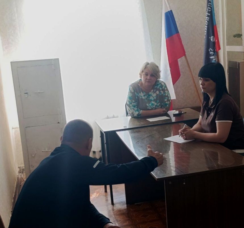 Замглавы Снежного провела прием граждан