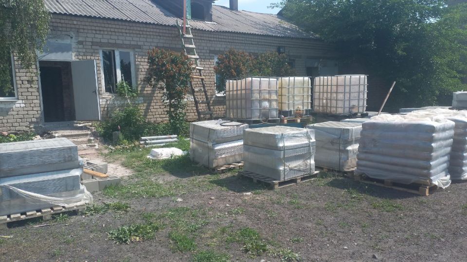 В Снежнянской школе-интернат №42 продолжается ремонт здания прачечной