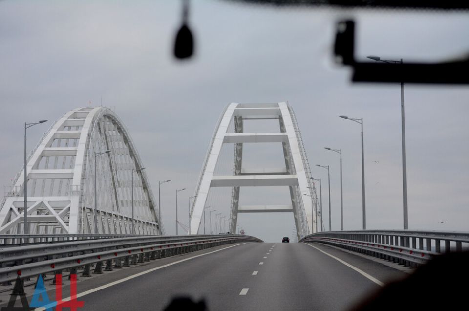 Ничего не повреждено: Кремль прокомментировал атаку на Крымский мост