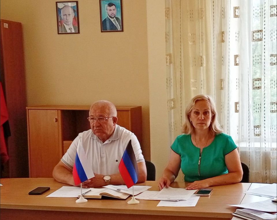 Наталья Бегуненко: Сегодня, 4 июня, руководитель Управы Петровского внутригородского района Администрации городского округа Донецк Бегуненко Наталья провела еженедельное аппаратное совещание