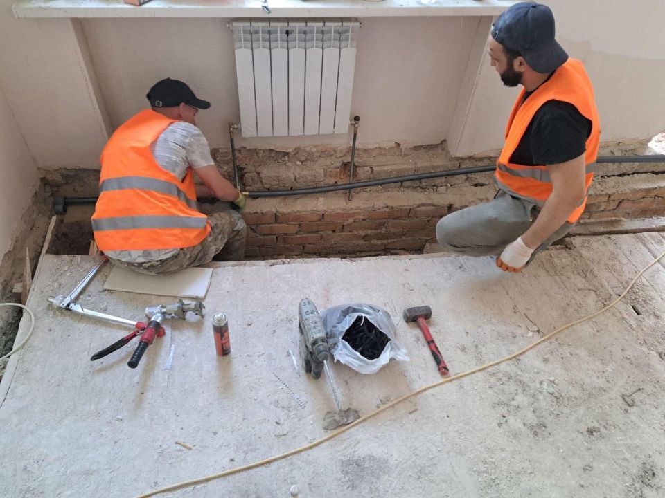 Забайкальский край приступил к ремонту полов в яслях-саду «Березка» Старобешевского округа