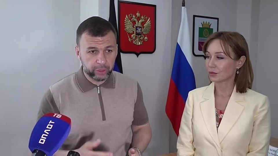 Глава ДНР Денис Пушилин на встрече с директором Единого НИИ пространственного планирования Диной Саттаровой обсудил ряд вопросов формирования единого транспортно-логистического каркаса донецко-макеевской агломерации