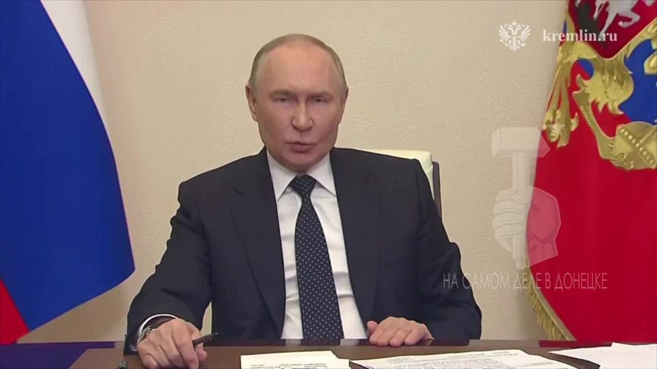 «Кто вообще ведет переговоры с теми, кто делает ставку на террор?», — так Путин ответил на просьбу Зеленского о встрече