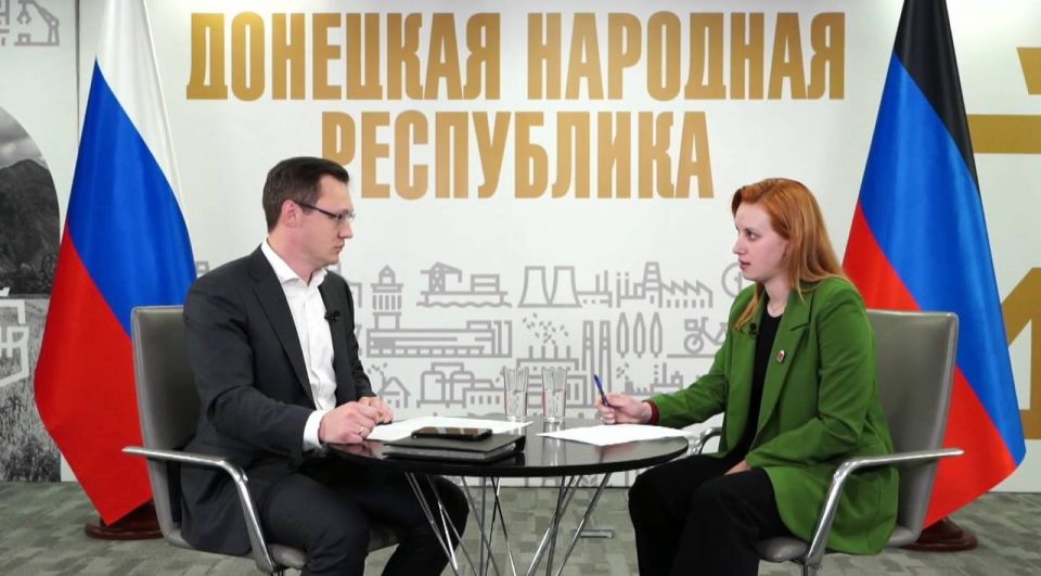 Министр здравоохранения ДНР провел Прямую линию