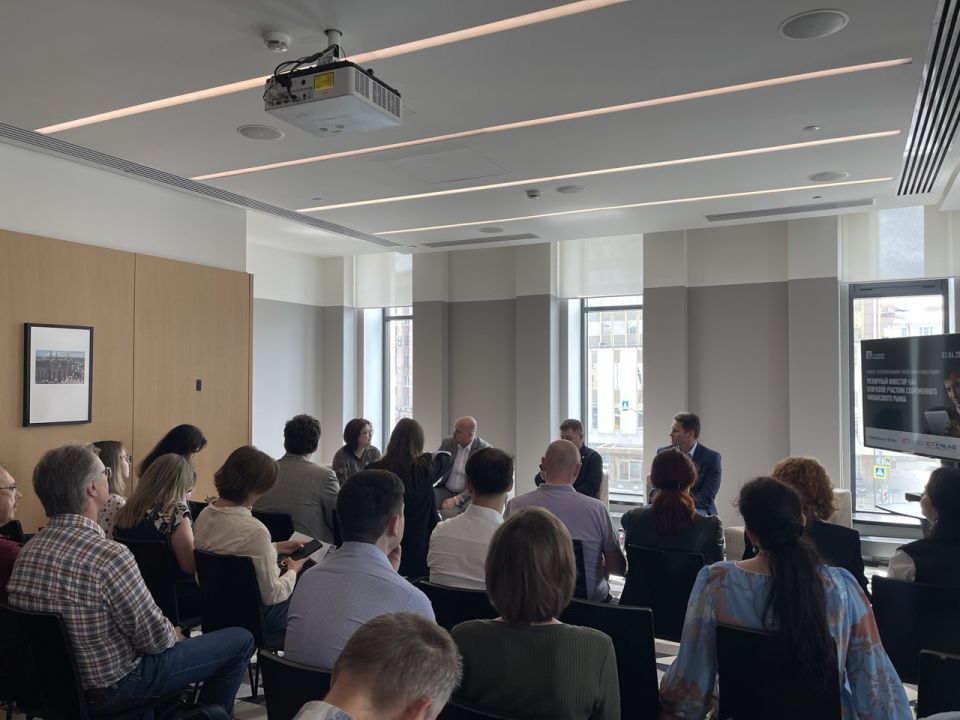 "Розничный инвестор как ключевой участник современного финансового рынка" - эту тему обсуждали на Комитете по корпоративному управлению и инвестициям