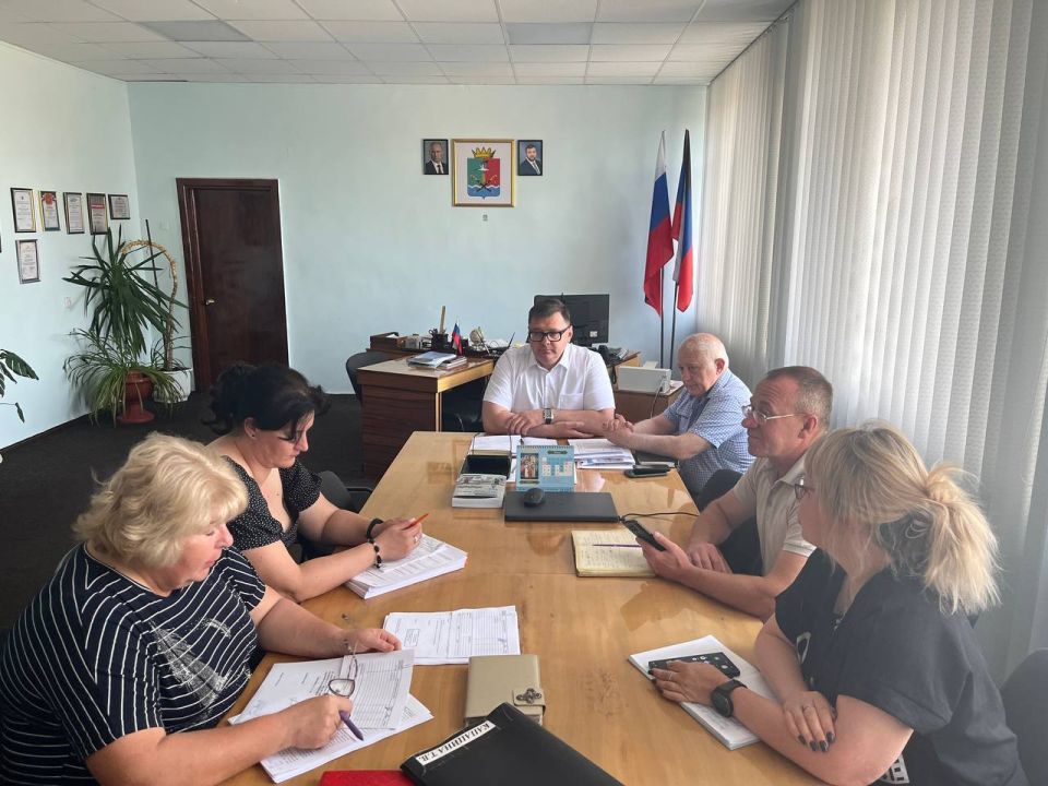 ������� �������: �������, 6 ����, ������ ����������� ��������� �� ������� �������� � �������� ������������ ����� � ������������� ����������� ������������� ������������� ������