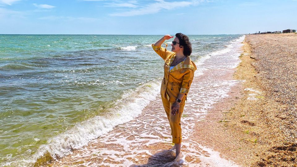 Теплое, ласковое, наше: Что творится на освобожденном побережье Азовского моря и стоит ли туристу прямо сейчас туда ехать
