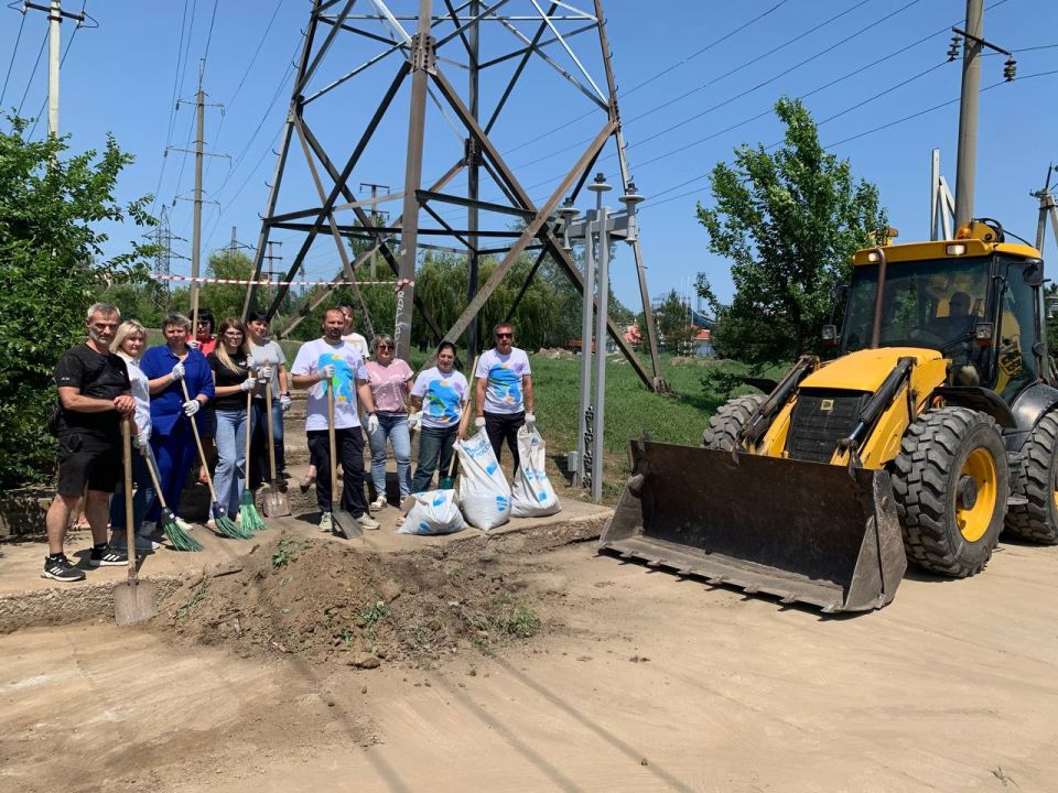 При поддержке сектора экологии Администрации городского округа Мариуполь сегодня состоялась всероссийская акция "Вода России"