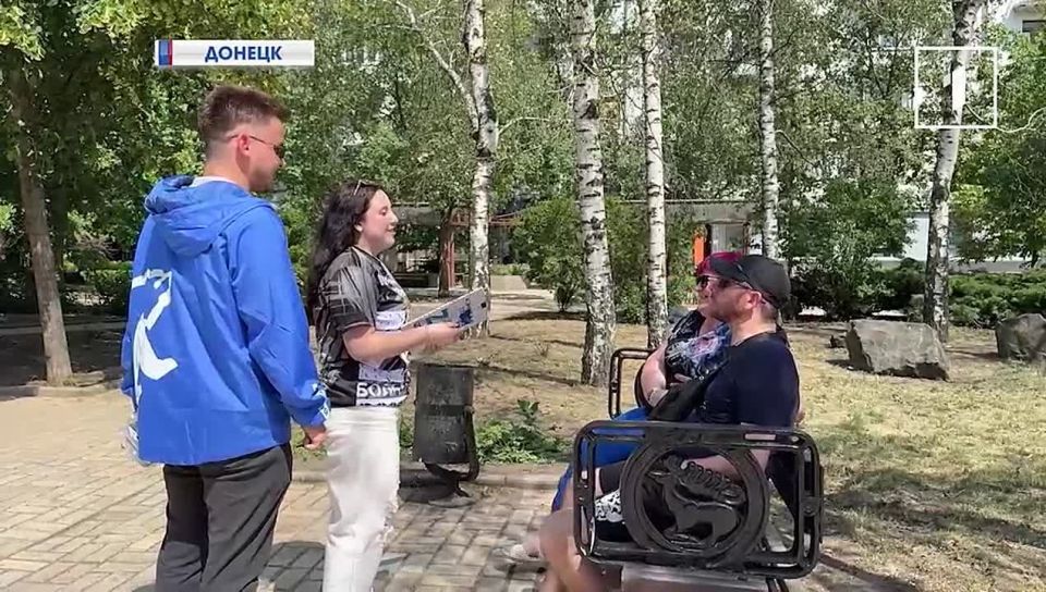 Акция «Пушкинский променад» в центре Донецка: что жители столицы знают о Пушкине?