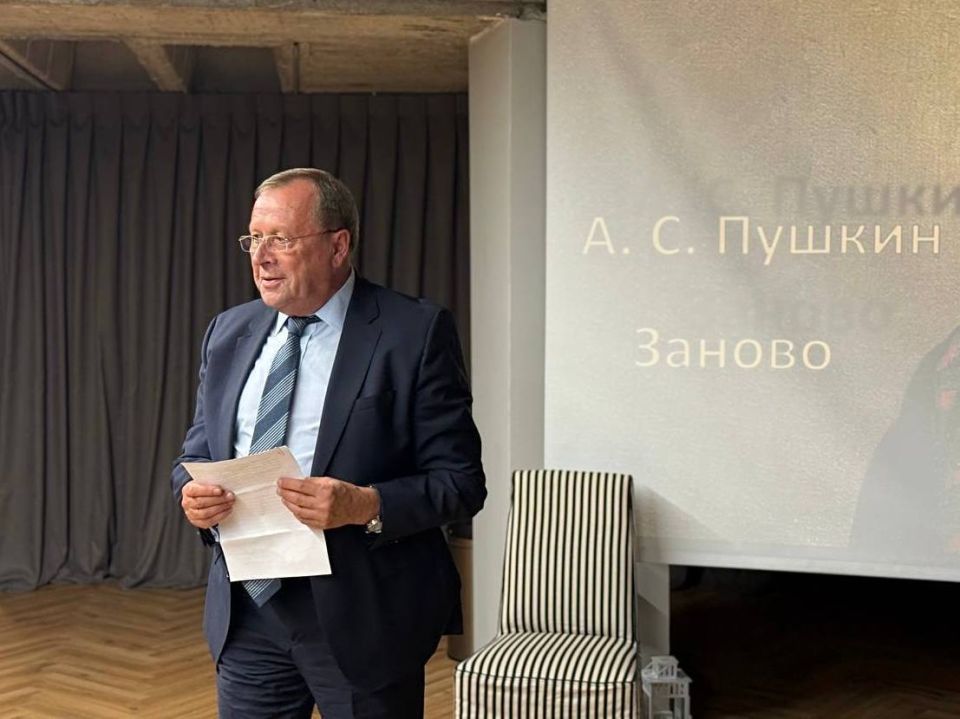 6 июня в г. Тель-Авиве Посол России в Израиле А.Д.Викторов с супругой приняли участие в мероприятии по случаю Дня русского языка