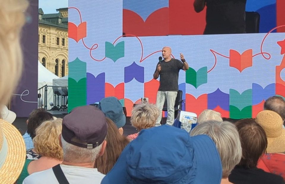 Захар о бунтарях и государственниках на презентации своей книги "Тума"