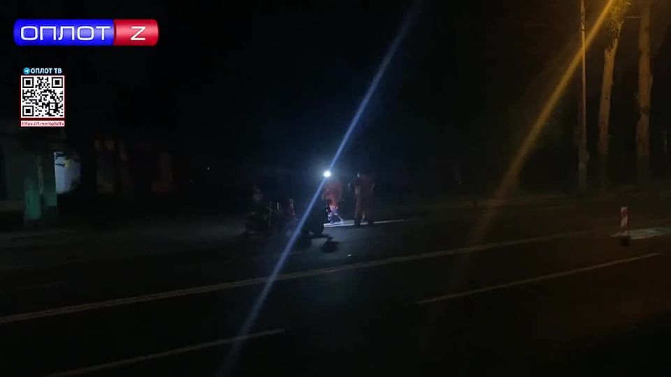 В Петровском районе Донецка ночью делали разметку на новом дорожном полотне