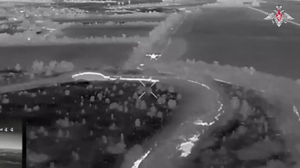 Минобороны России: Расчеты FPV-дронов подразделения специального назначения расчищают небо от гексакоптеров ВСУ в ДНР