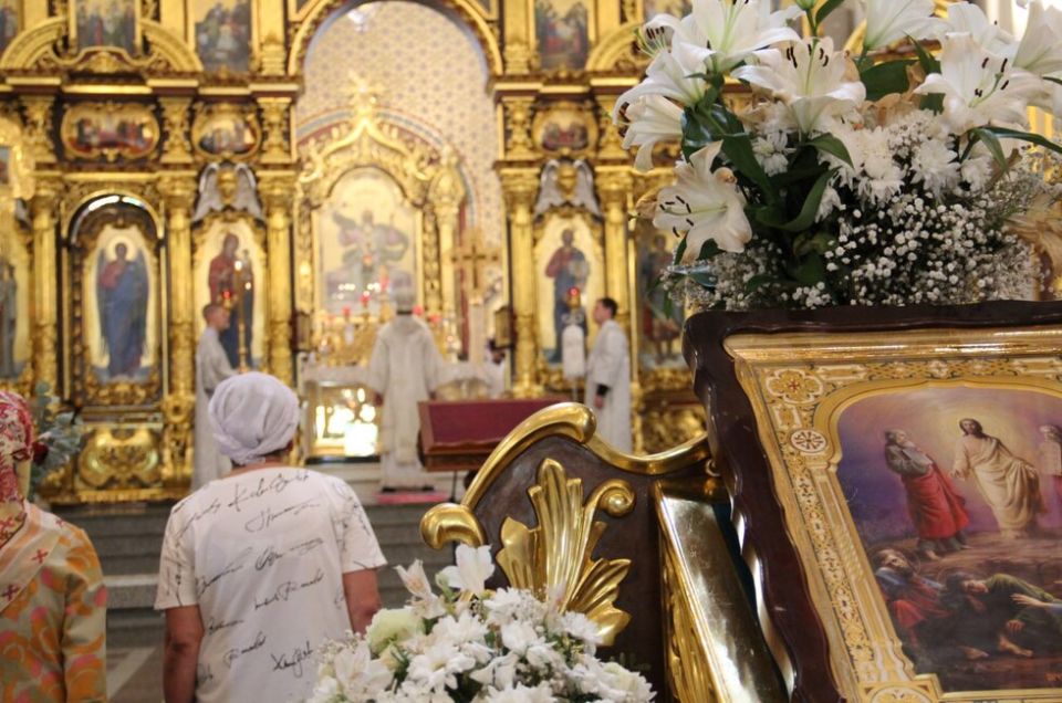 Протоиерей Сергий Бувайлик рассказал об истории и традициях праздника Троицы