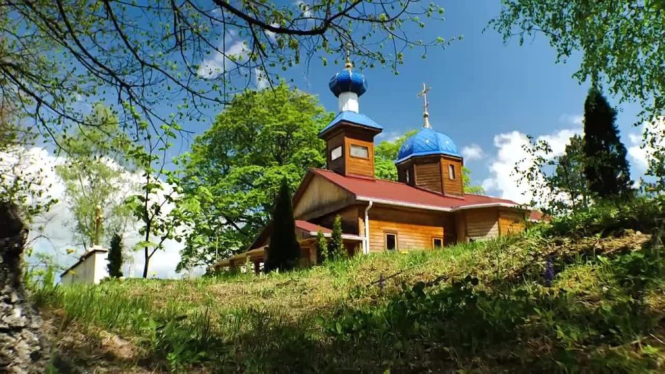 Андрей Чертков: С праздником, православные! Со Святой Троицей!