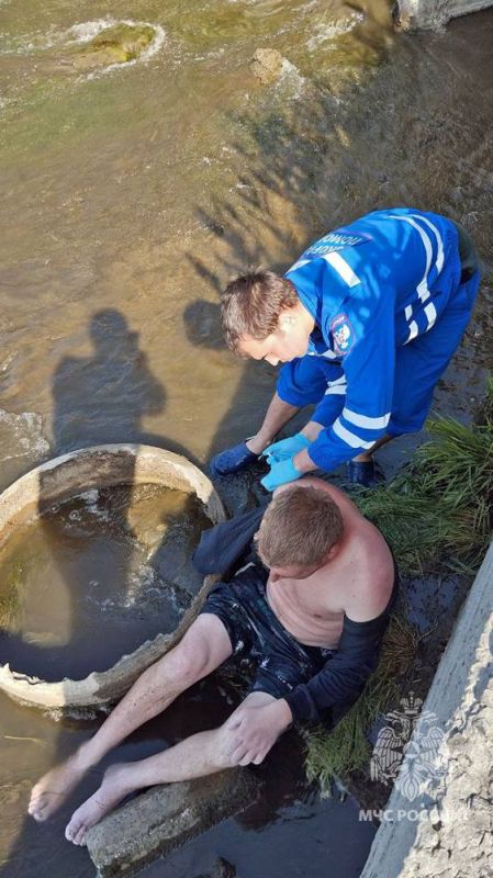 Сотрудники МЧС России спасли 33-летнего мужчину в Енакиево