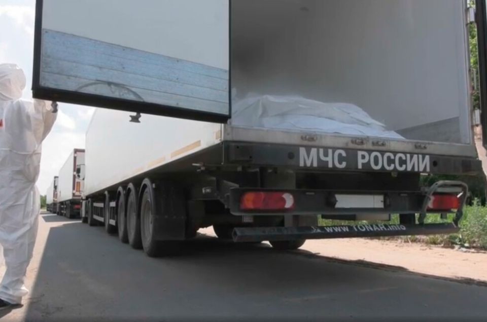 Тела солдат ВСУ показали иностранным журналистам