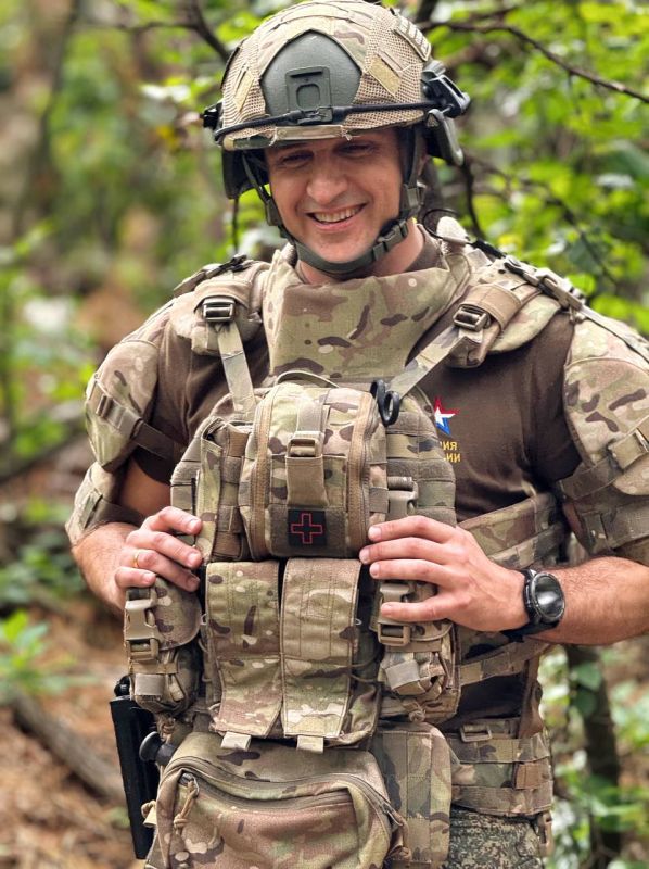 Комдив 90-ой гвардейской танковой Витебско-Новгородской дважды Краснознамённой дивизии, генерал-майор, Герой России Александр Нилов