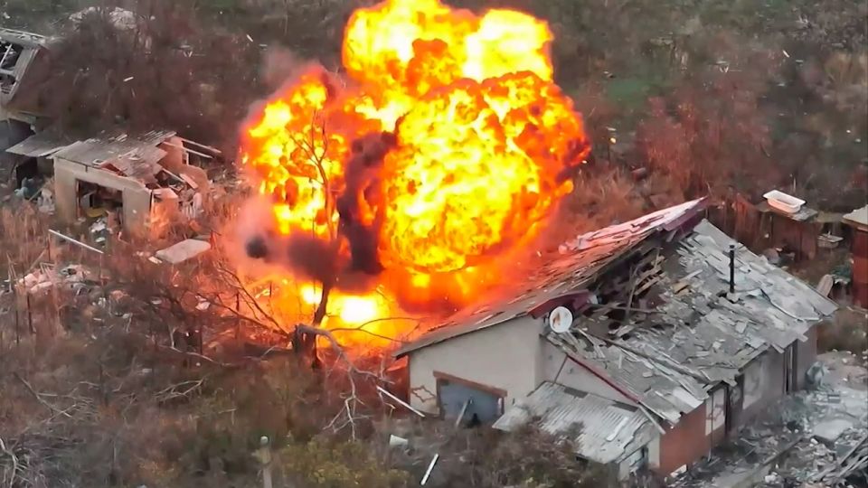 Теснить врага: как ВС РФ развивают наступление в Сумской области