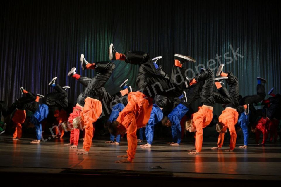 Образцовая хореографическая студия «Пируэт» Дворца культуры «Юбилейный» выступила на Международном конкурсе-фестивале «Жар-птица 2025», который проходил с 5 по 8 июня в Сочи