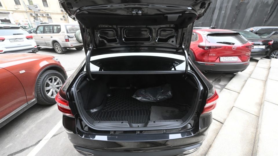 Замминистра бежал на Украину. Но спрятался плохо - его вывезли обратно в багажнике