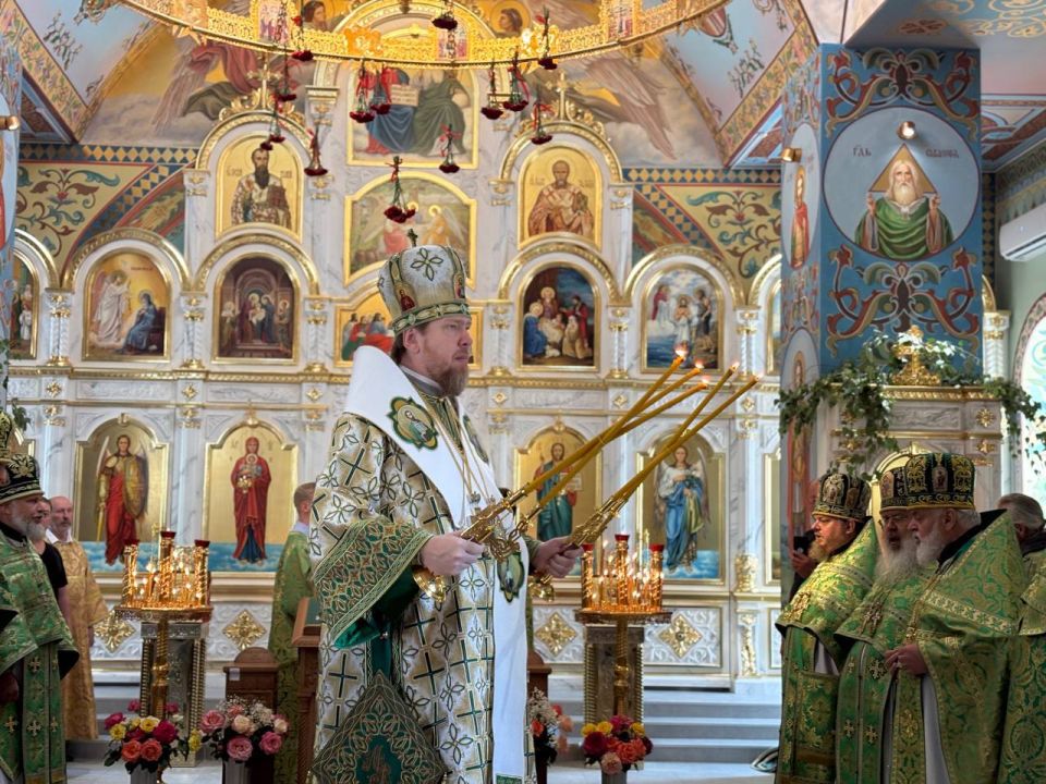 Возрождение духовной жизни: в Волновахе отметили престольный праздник Свято-Духовского храма