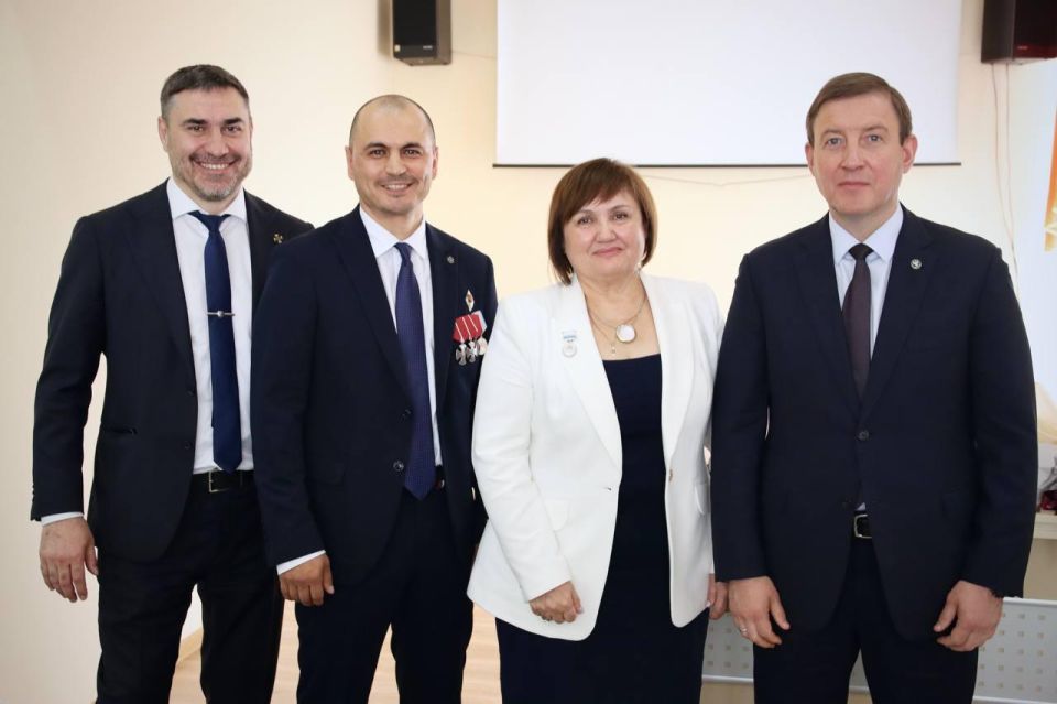 Турчак представил нового главврача Республиканской больницы Алтая