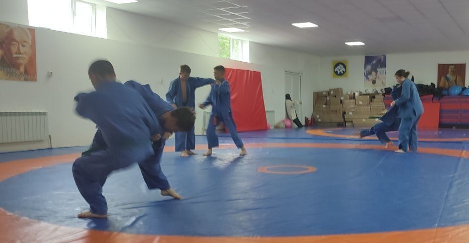 В рамках партийного проекта "Детский спорт" в МКУ ДО "Володарская спортивная школа" 10 июня 2025 года прошло учебно тренировочное занятие по дзюдо