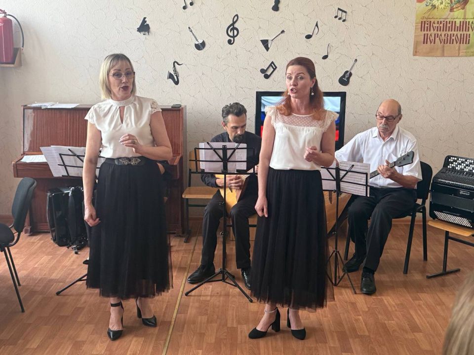 10 июня в Донецком колледже культуры и искусств прошел концерт для студентов и участников СВО, посвященный Дню России