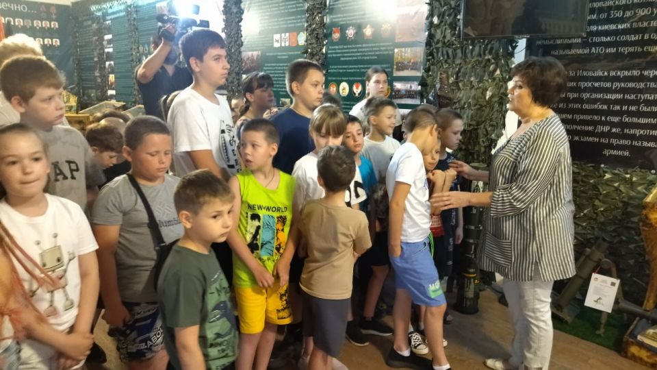Николай Михайлов: По партийному проекту Единой России «Историческая память», в преддверии Дня России в Музее 1-ой отдельной гвардейской мотострелковой бригады Дворца культуры города Комсомольское для детей пришкольного...