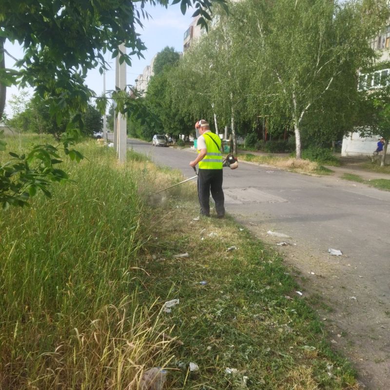 В Кировском активно ведутся работы по благоустройству