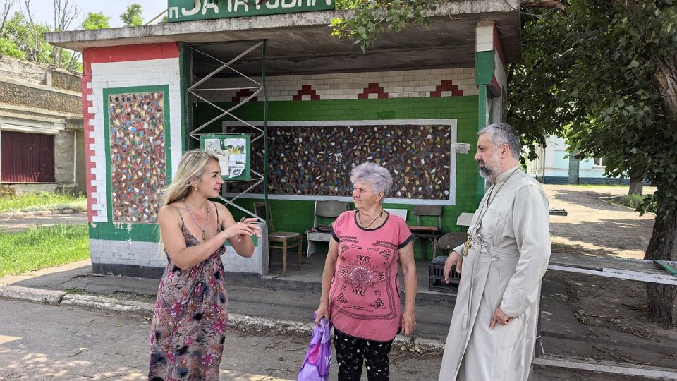 ВСУ убивали их детей, а они сберегли Россию в сердце: Как возвращаются к жизни деревни Донбасса