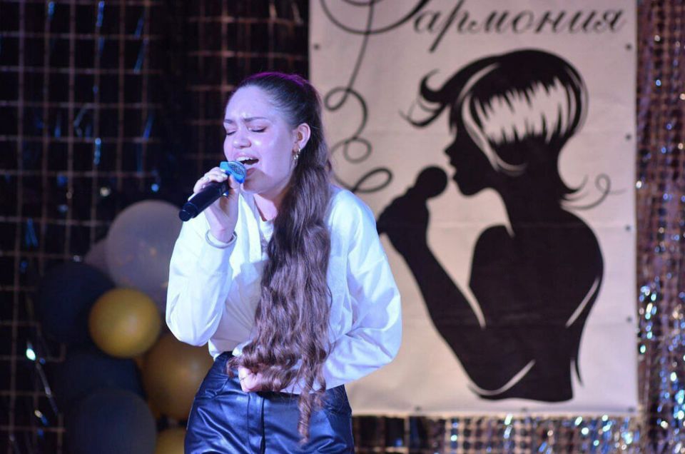 Скрипачка и певица София Новомлинская вновь покорит «Донбасский экспресс»