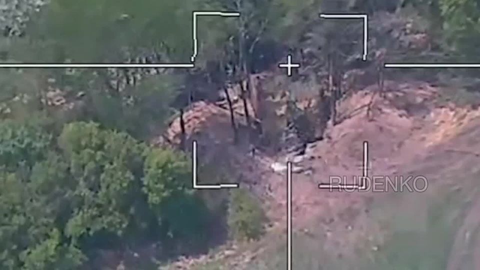 Андрей Руденко: Расчёт барражирующего боеприпаса &quot;Ланцета&quot; группировки войск «Восток» уничтожил американскую гаубицу на Южно-Донецком направлении