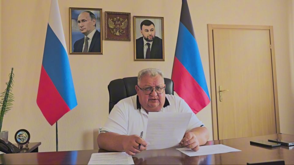 Игорь Мартынов: В прямом эфире рассказал:. 00:02 - о работе общественного совета муниципального образования городского округа Енакиево
