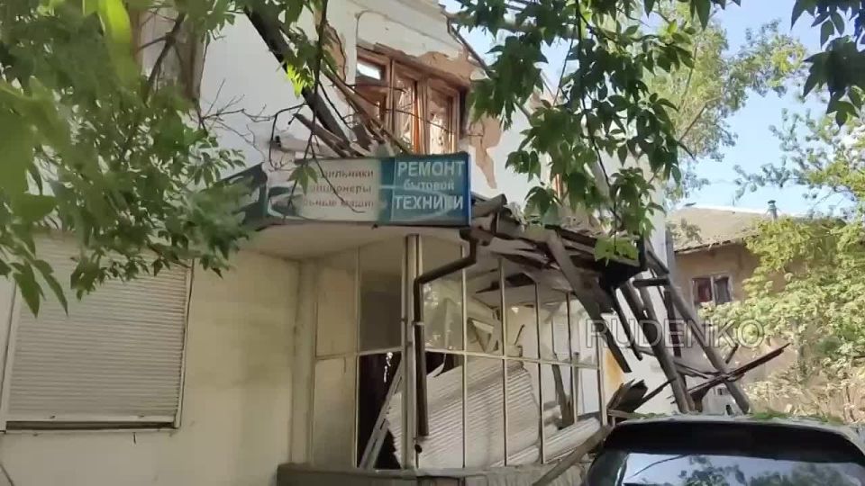 Андрей Руденко: В результате обстрела Ленинского района города Донецка ракета попала в многоквартирный жилой дом