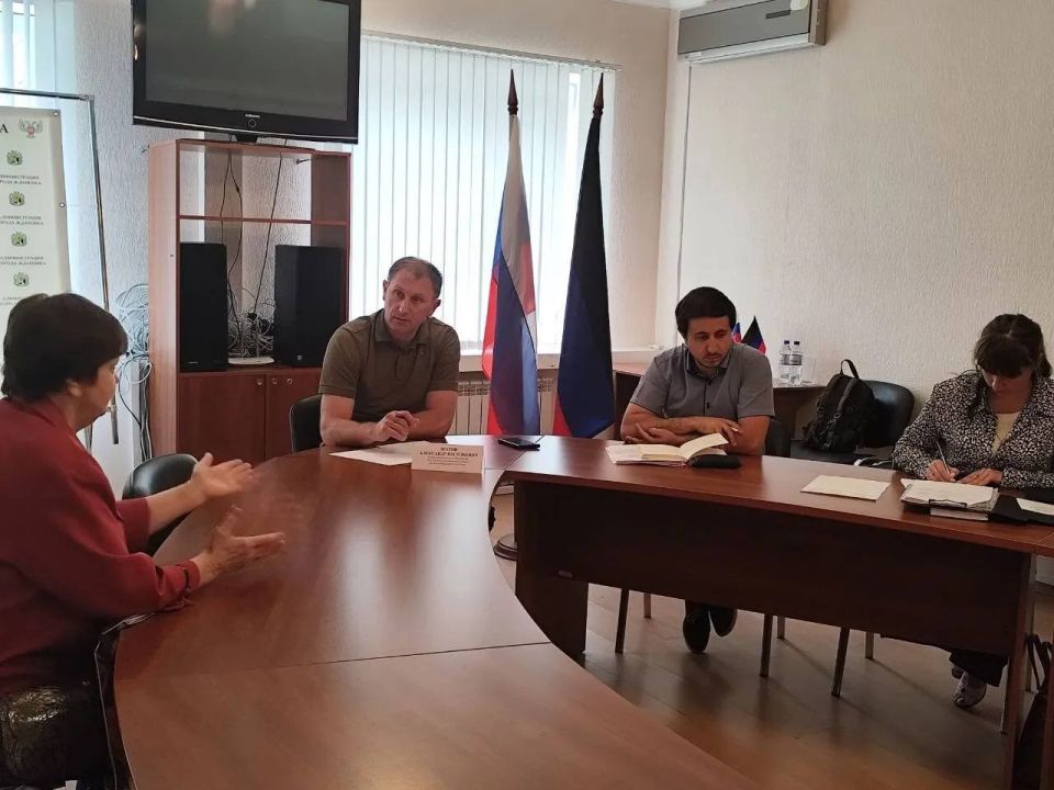 Александр Шатов: 19 июня провел прием граждан города Ждановка в общественной приемной «Единой России» и обсудил с жителями ряд актуальных вопросов