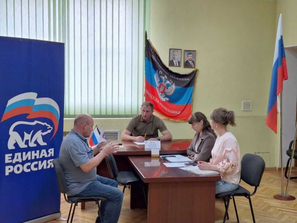 Александр Шатов: Прием граждан в общественной приемной Единой России