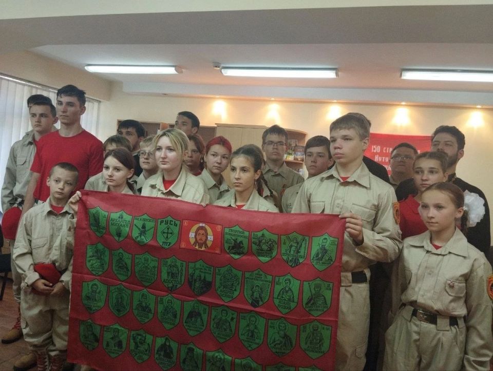 На базе дома Юнармии г. о. Донецк состоялась встреча с священником нашей митрополии, а также гостем из Москвы и священнослужителем стоящим на духовной поддержке наших воинов !