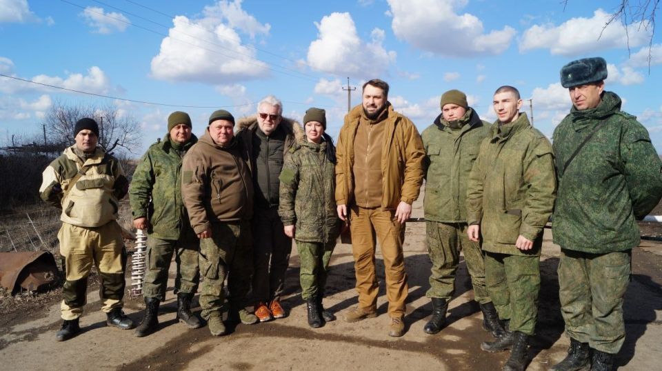 День признания ДНР и ЛНР мы встретили с Истребителем командиром семёрки, Дмитрием Куликовым и ребятами на передовой Светлодарской дуги