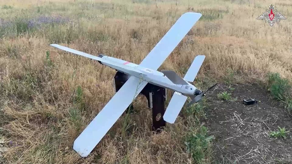 Минобороны России: Расчет барражирующего боеприпаса «Ланцет» 36-й общевойсковой армии группировки войск «Восток» уничтожил бронеавтомобиль «Мастиф» с личным составом ВСУ в районе населенного пункта Ялта в ДНР