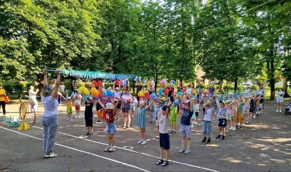 В четвертую неделю акции «Спортивный Донбасс» будет проведено порядка ста тематических мероприятий, включая зарядки, мастер-классы, эстафеты, турниры и другие спортивные мероприятия во всех муниципалитетах Республики для...