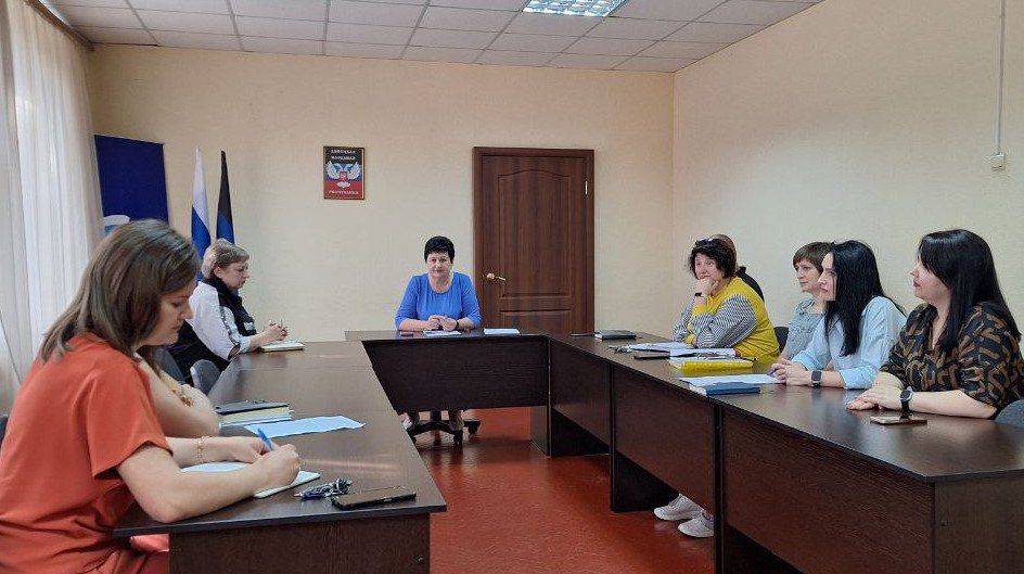 25 июня в Советском внутригородском районе городского округа Макеевка состоялось заседание политсовета местного отделения Общественного Движения «Донецкая Республика» под председательством руководителя Управы Советского...